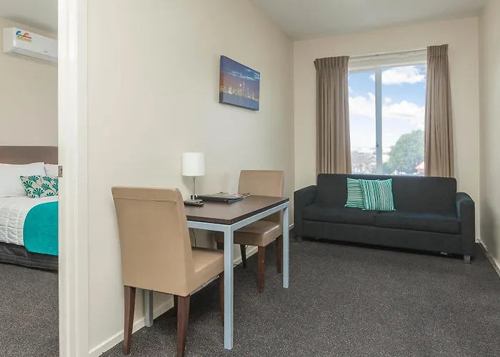 One-Bedroom King Suite