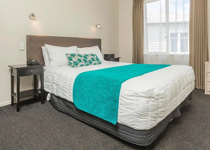 One-Bedroom King Suite
